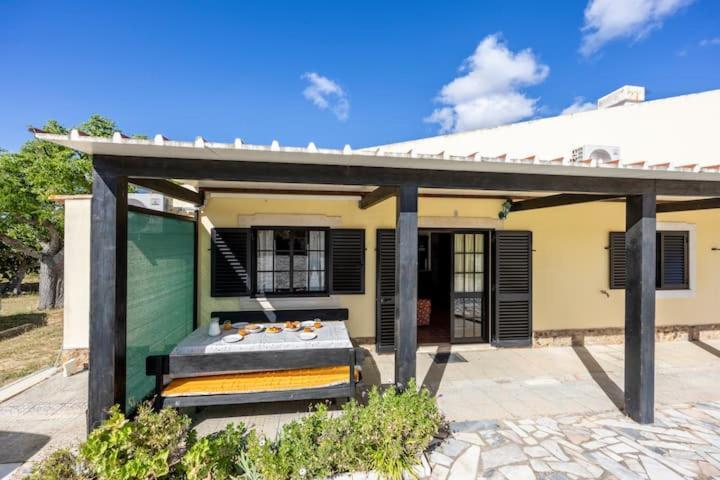Quinta Das Aves - Apartamento T2 Com Piscina Comum Odiaxere Bagian luar foto