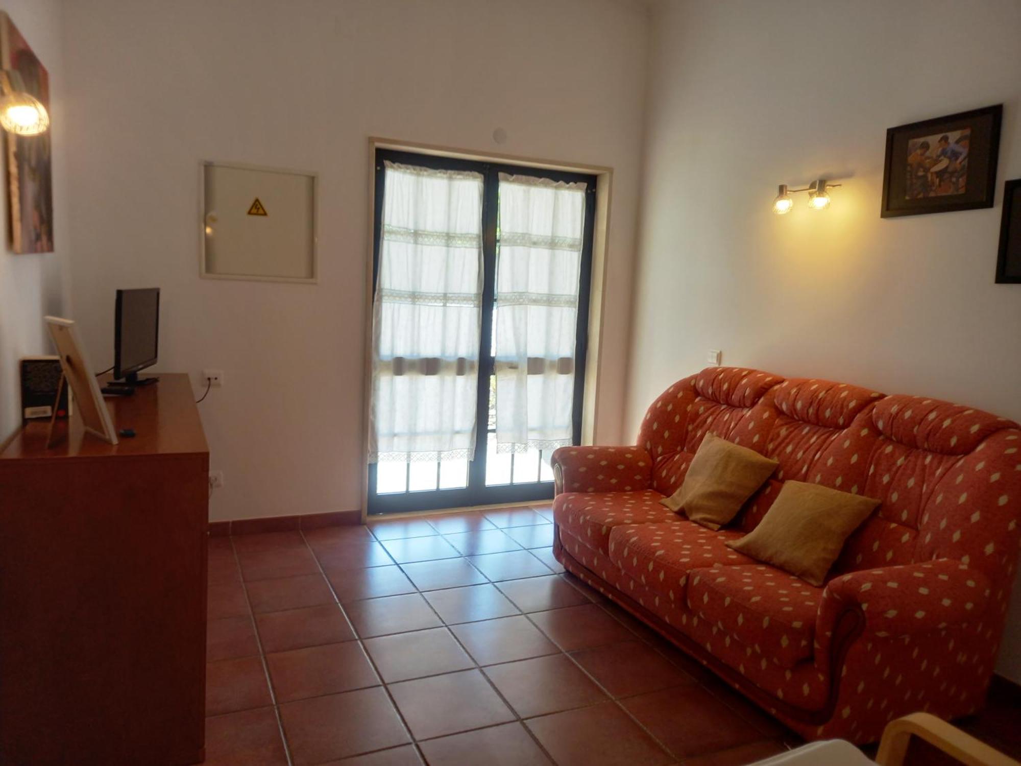 Quinta Das Aves - Apartamento T2 Com Piscina Comum Odiaxere Bagian luar foto