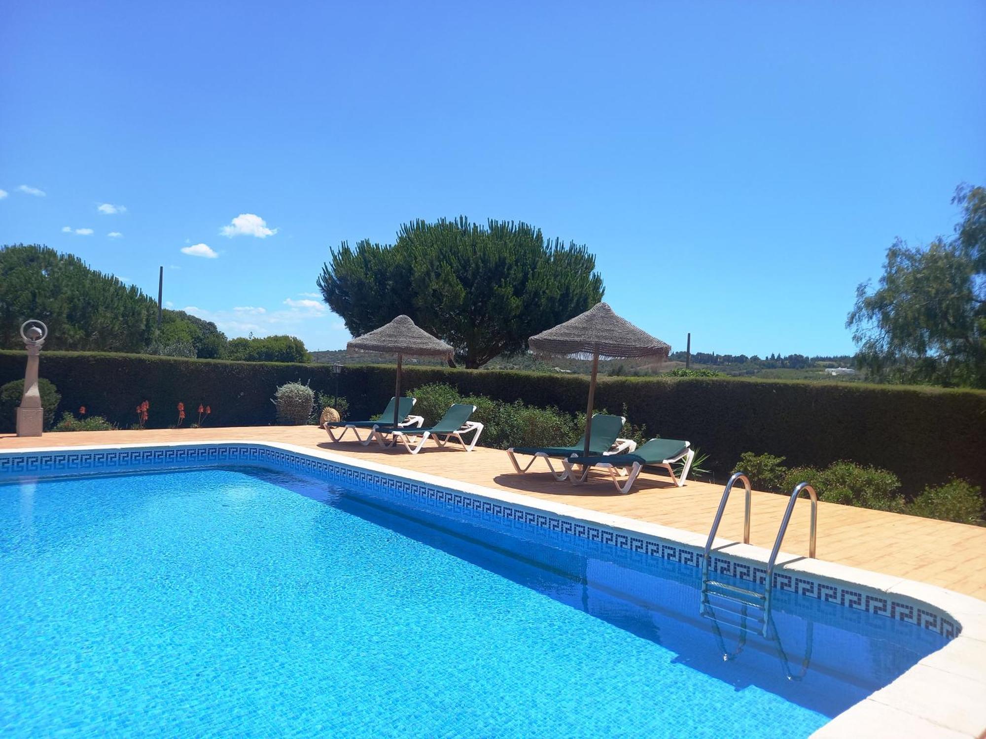 Quinta Das Aves - Apartamento T2 Com Piscina Comum Odiaxere Bagian luar foto