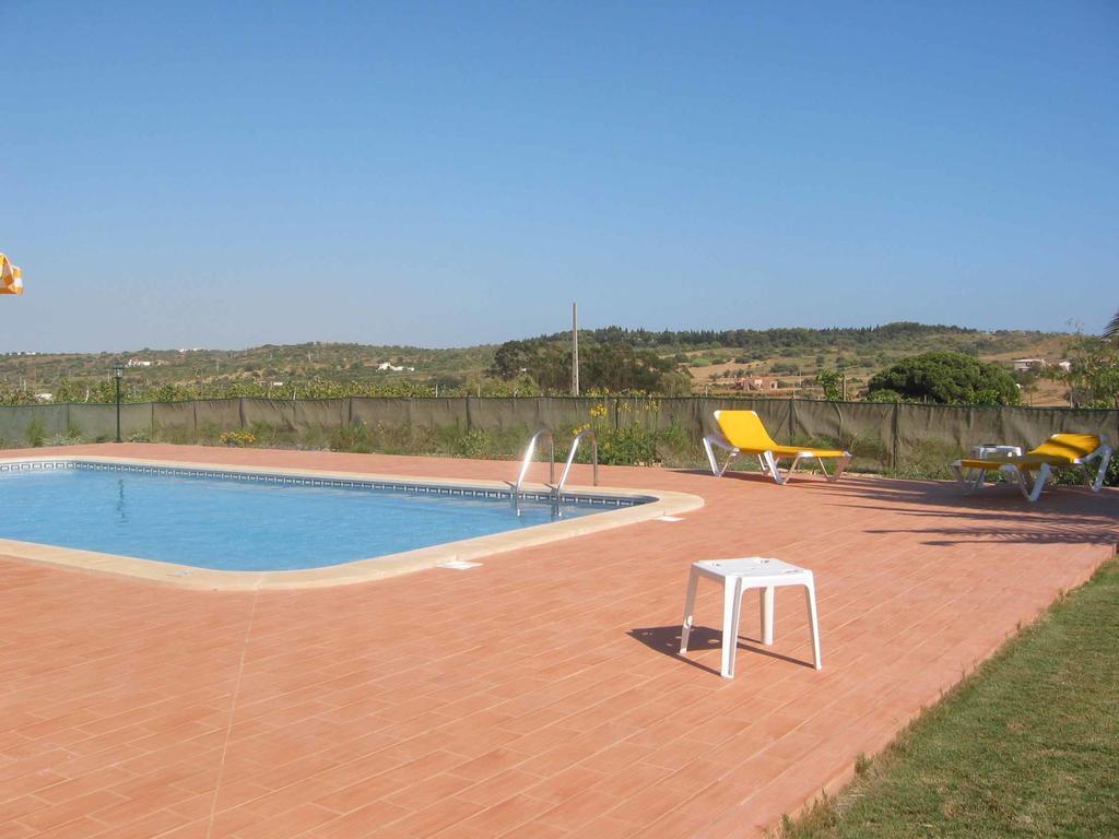 Quinta Das Aves - Apartamento T2 Com Piscina Comum Odiaxere Bagian luar foto