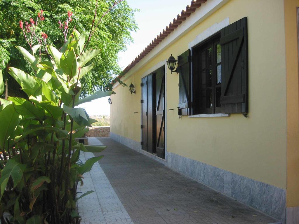 Quinta Das Aves - Apartamento T2 Com Piscina Comum Odiaxere Bagian luar foto