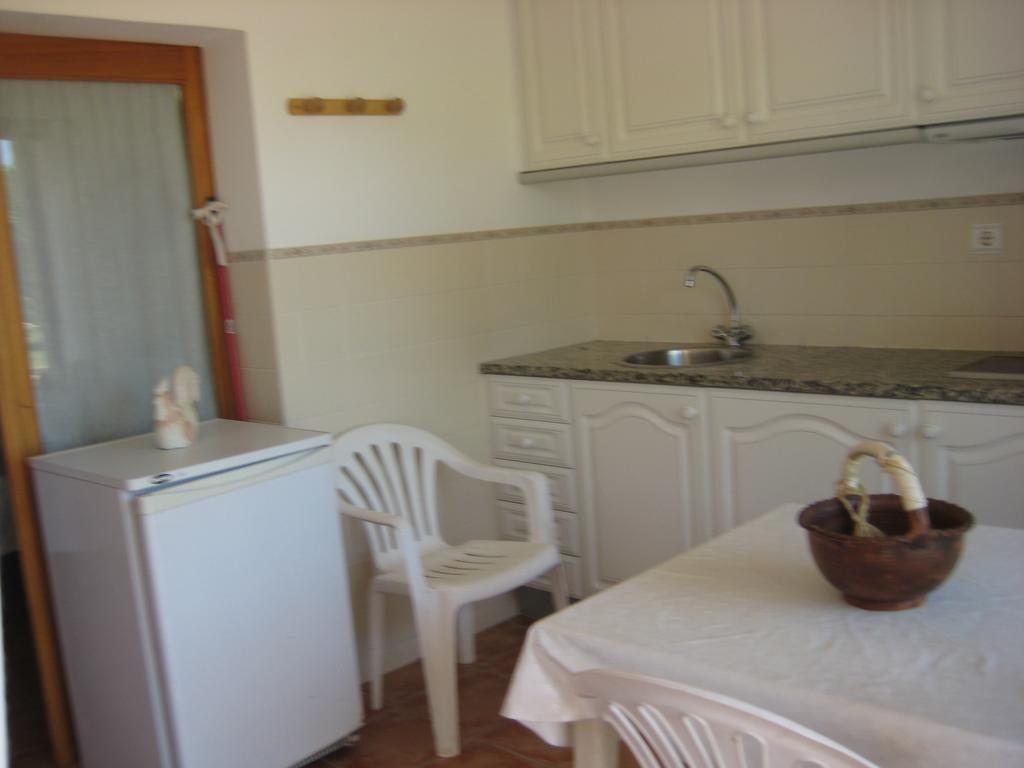 Quinta Das Aves - Apartamento T2 Com Piscina Comum Odiaxere Ruang foto