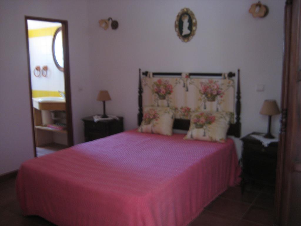 Quinta Das Aves - Apartamento T2 Com Piscina Comum Odiaxere Ruang foto